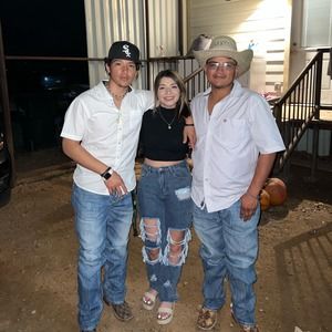 Meet your Posher, Tomas